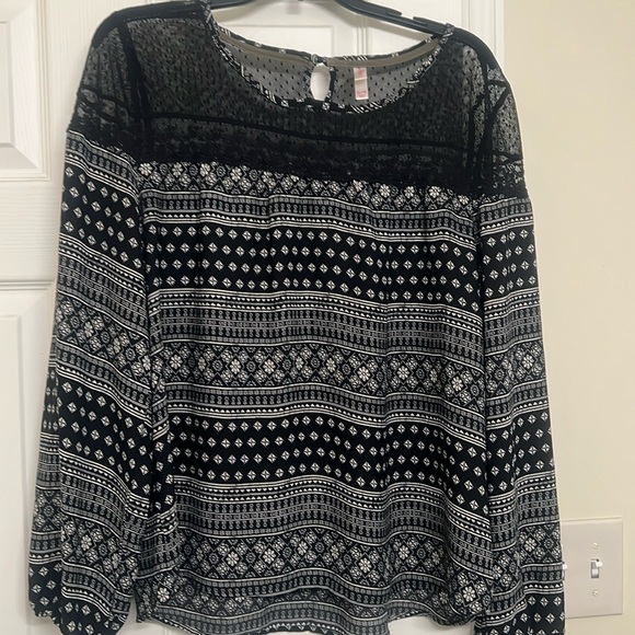 Blouse from xhilaration - Picture 1 of 3